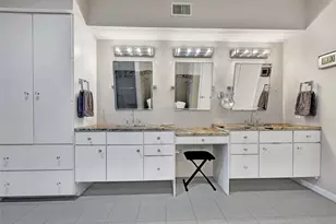 43 Legend Ln, Houston, TX 77024 - Photo 32