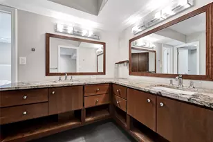 43 Legend Ln, Houston, TX 77024 - Photo 20
