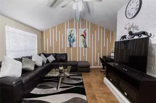 2922 Shadow Trail Dr, Houston, TX 77082 - Photo 2
