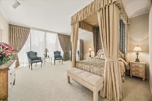 121 N Post Oak Ln, Houston, TX 77024 - Photo 2