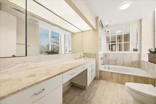 121 N Post Oak Ln, Houston, TX 77024 - Photo 28