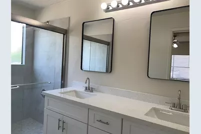 2710 Grants Lake Boulevard #B4, Sugar Land, TX 77479 - Photo 8