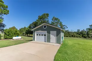2833 Center Hill Cir, Bellville, TX 77418 - Photo 22