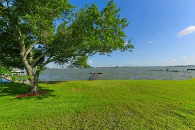 105 Mockingbird Lane, Seabrook, TX 77586 - Photo 6