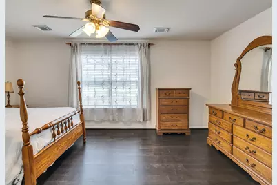 10811 Meadow Walk Lane, Houston, TX 77067 - Photo 16