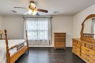 10811 Meadow Walk Ln, Houston, TX 77067 - Photo 16
