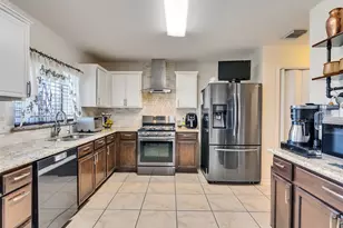 10811 Meadow Walk Ln, Houston, TX 77067 - Photo 8