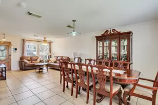 10811 Meadow Walk Ln, Houston, TX 77067 - Photo 6