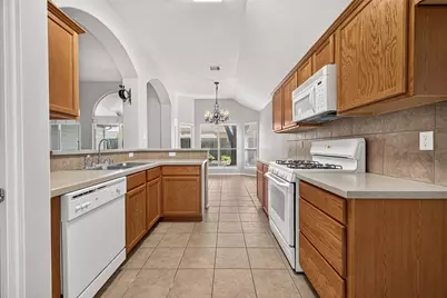 11915 Lois Lane, Pinehurst, TX 77362 - Photo 8