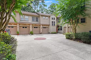 73 Scarlet Woods Ct, The Woodlands, TX 77380 - Photo 2