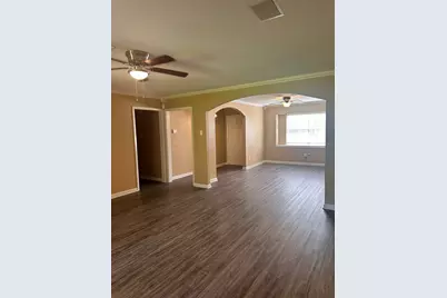 5830 Effingham Drive, Houston, TX 77035 - Photo 6