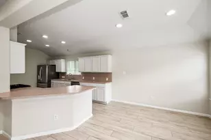 1311 Diamante Dr, Pasadena, TX 77504 - Photo 12