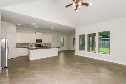 2525 Ocean Key Drive, Texas City, TX 77568 - Photo 2