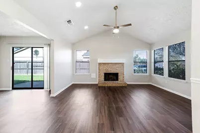 538 Shady Dale Drive, Stafford, TX 77477 - Photo 6