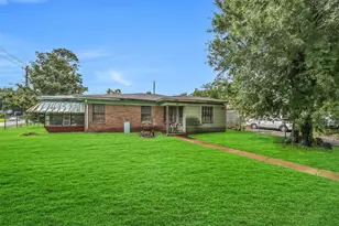 8101 Howard Dr, Houston, TX 77017 - Photo 2