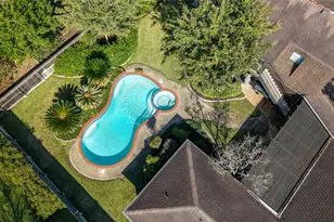 3826 Pleasant Valley Dr, Missouri City, TX 77459 - Photo 2