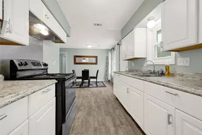 5714 Peacock Street, Houston, TX 77033 - Photo 12
