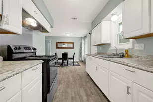 5714 Peacock St, Houston, TX 77033 - Photo 12