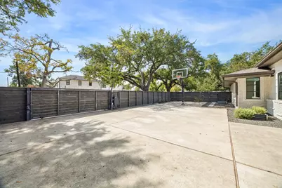 902 Worthshire Street, Houston, TX 77008 - Photo 48