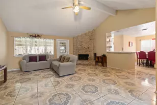 2743 Flintrock Cir, Houston, TX 77067 - Photo 10