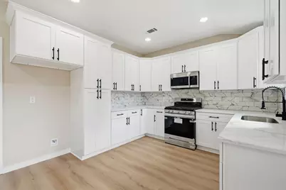 8902 Winding River Drive, Houston, TX 77088 - Photo 12