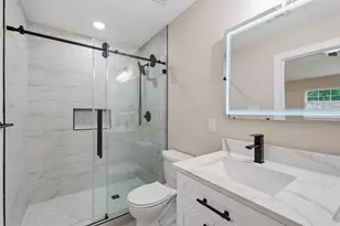 8902 Winding River Dr, Houston, TX 77088 - Photo 22