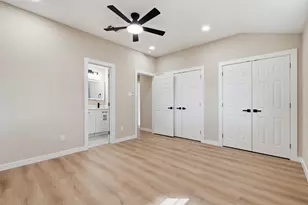 8902 Winding River Dr, Houston, TX 77088 - Photo 14