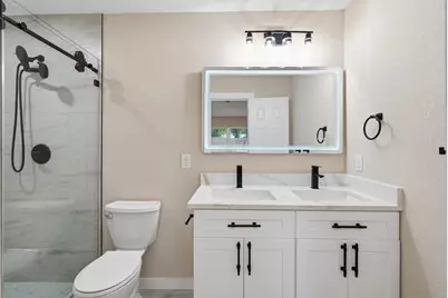 8902 Winding River Drive, Houston, TX 77088 - Photo 26