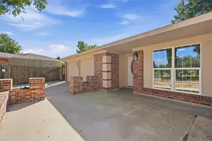 8902 Winding River Dr, Houston, TX 77088 - Photo 4