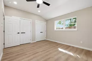 8902 Winding River Dr, Houston, TX 77088 - Photo 16