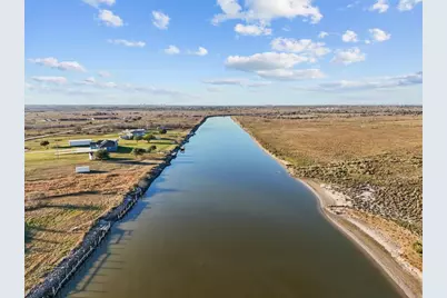 9850 S Redfish Drive, Hitchcock, TX 77563 - Photo 14