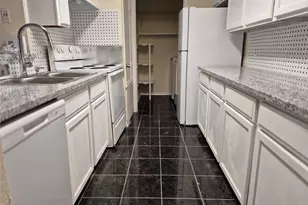 10847 Braes Bend Dr, Houston, TX 77071 - Photo 6