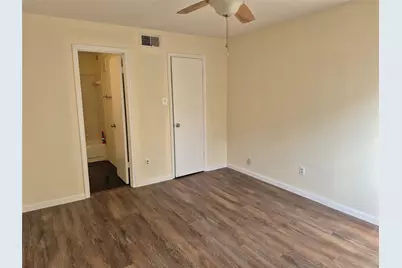 10847 Braes Bend Drive, Houston, TX 77071 - Photo 14