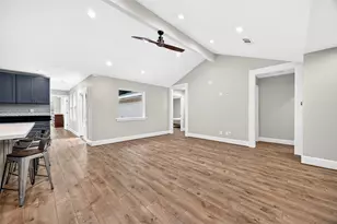 10335 Emnora Ln, Houston, TX 77043 - Photo 10