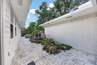 10335 Emnora Lane, Houston, TX 77043 - Photo 36