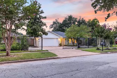 10335 Emnora Lane, Houston, TX 77043 - Photo 1