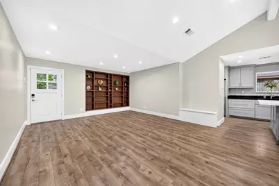 10335 Emnora Lane, Houston, TX 77043 - Photo 8