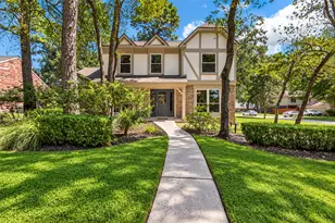2 Tall Sky Pl, The Woodlands, TX 77381 - Photo 2