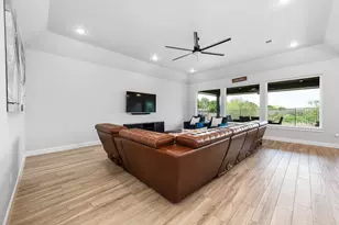 800 Greystone Ln, Angleton, TX 77515 - Photo 10