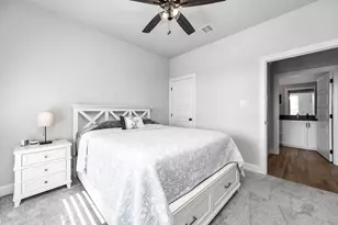 800 Greystone Ln, Angleton, TX 77515 - Photo 32