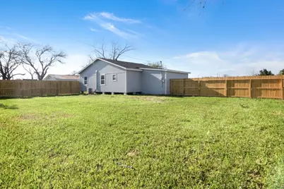 305 S Erwin Street, Brazoria, TX 77422 - Photo 18