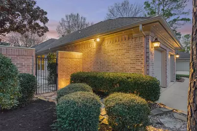 111 S Castlegreen Circle, The Woodlands, TX 77381 - Photo 6