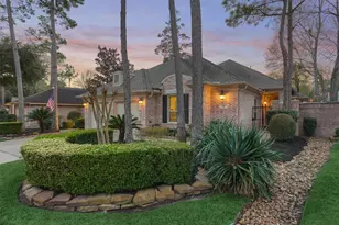 111 S Castlegreen Cir, Shenandoah, TX 77381 - Photo 2