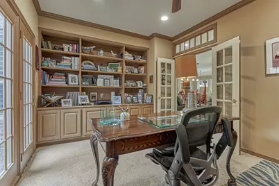 111 S Castlegreen Circle, The Woodlands, TX 77381 - Photo 18