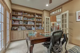 111 S Castlegreen Cir, Shenandoah, TX 77381 - Photo 18