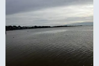 2646 Bay Oaks Harbor Drive, Baytown, TX 77523 - Photo 2