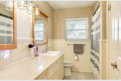 820 Perry Street, Angleton, TX 77515 - Photo 26