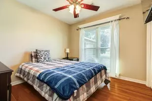 820 Perry St, Angleton, TX 77515 - Photo 22