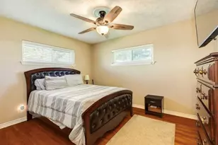 820 Perry St, Angleton, TX 77515 - Photo 24