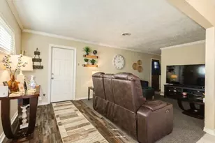 820 Perry St, Angleton, TX 77515 - Photo 10